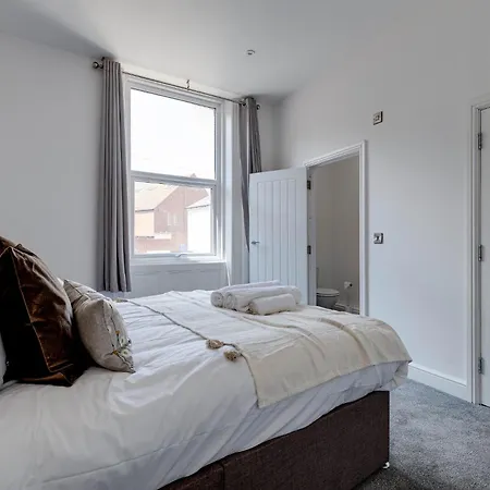 Appartement Number One At Empire 39 - Central Location Scarborough